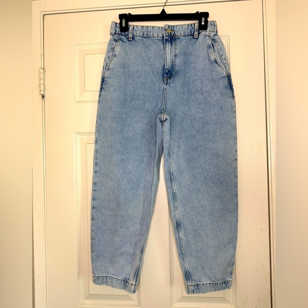 ZARA Women’s Light Blue High-Waisted Jeans